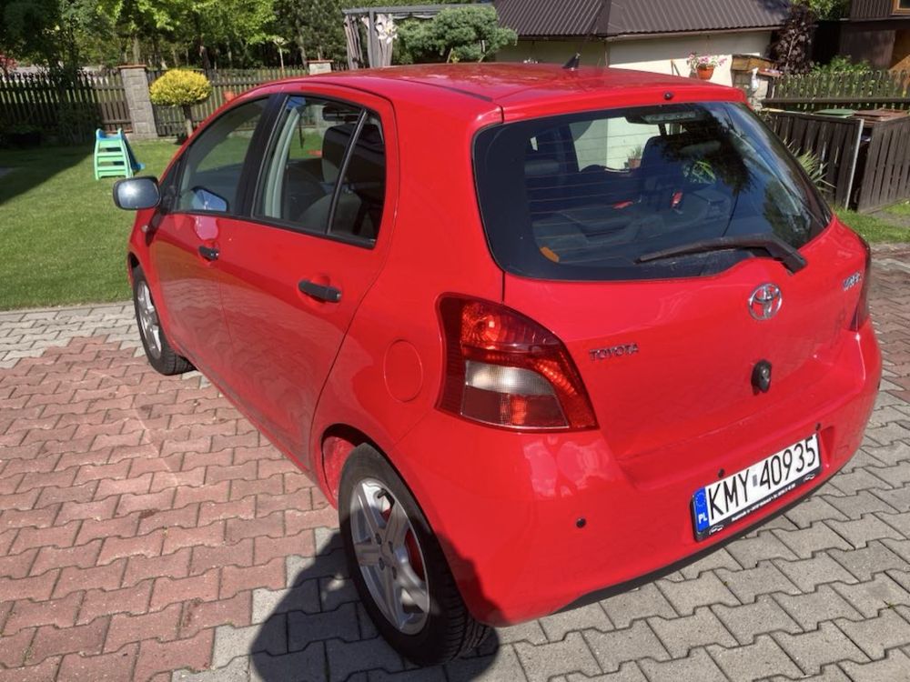 Toyota Yaris II 1.3 benzyna 111 tys. Stan super