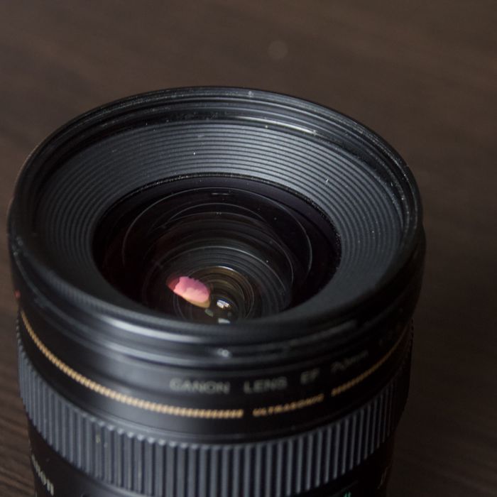 Canon EF 20 mm f/2.8 USM.