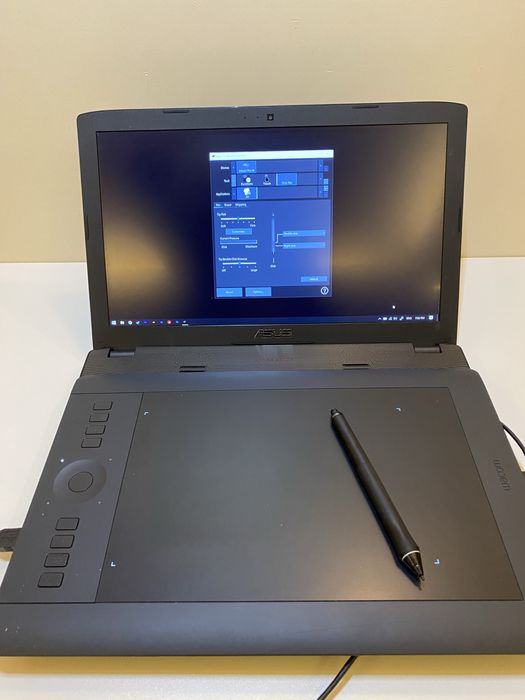 Wacom Intuos Pro M (PTH-651)