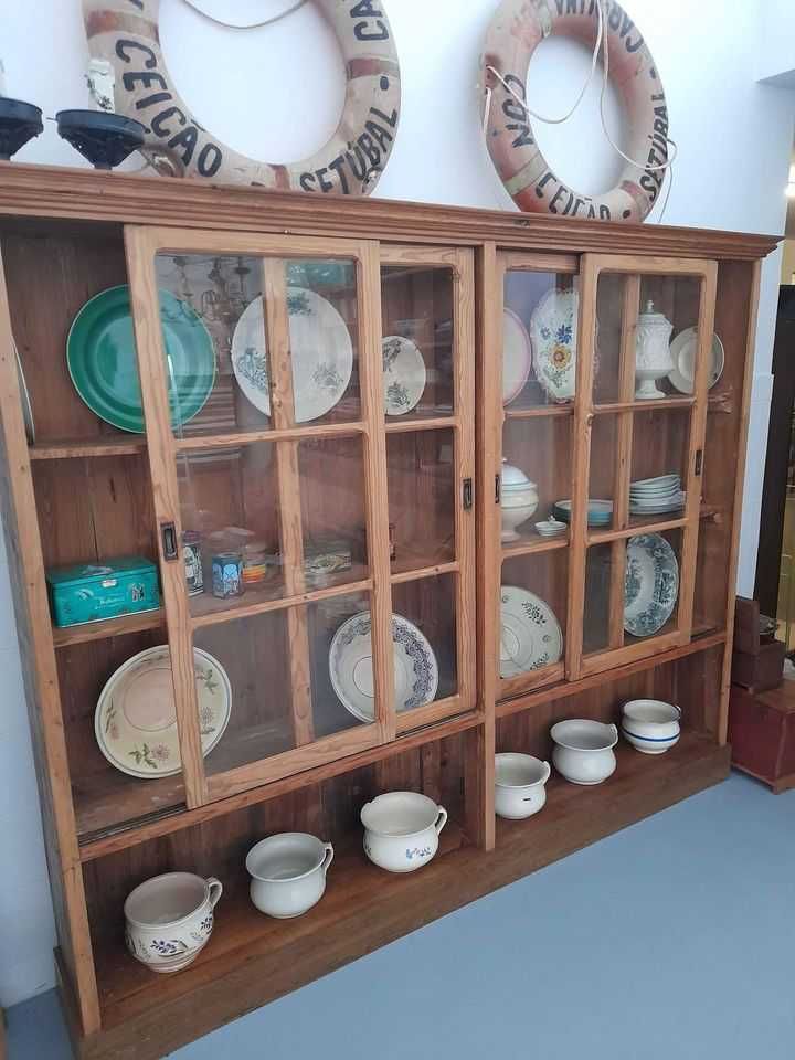 Móvel de Antiga Mercearia