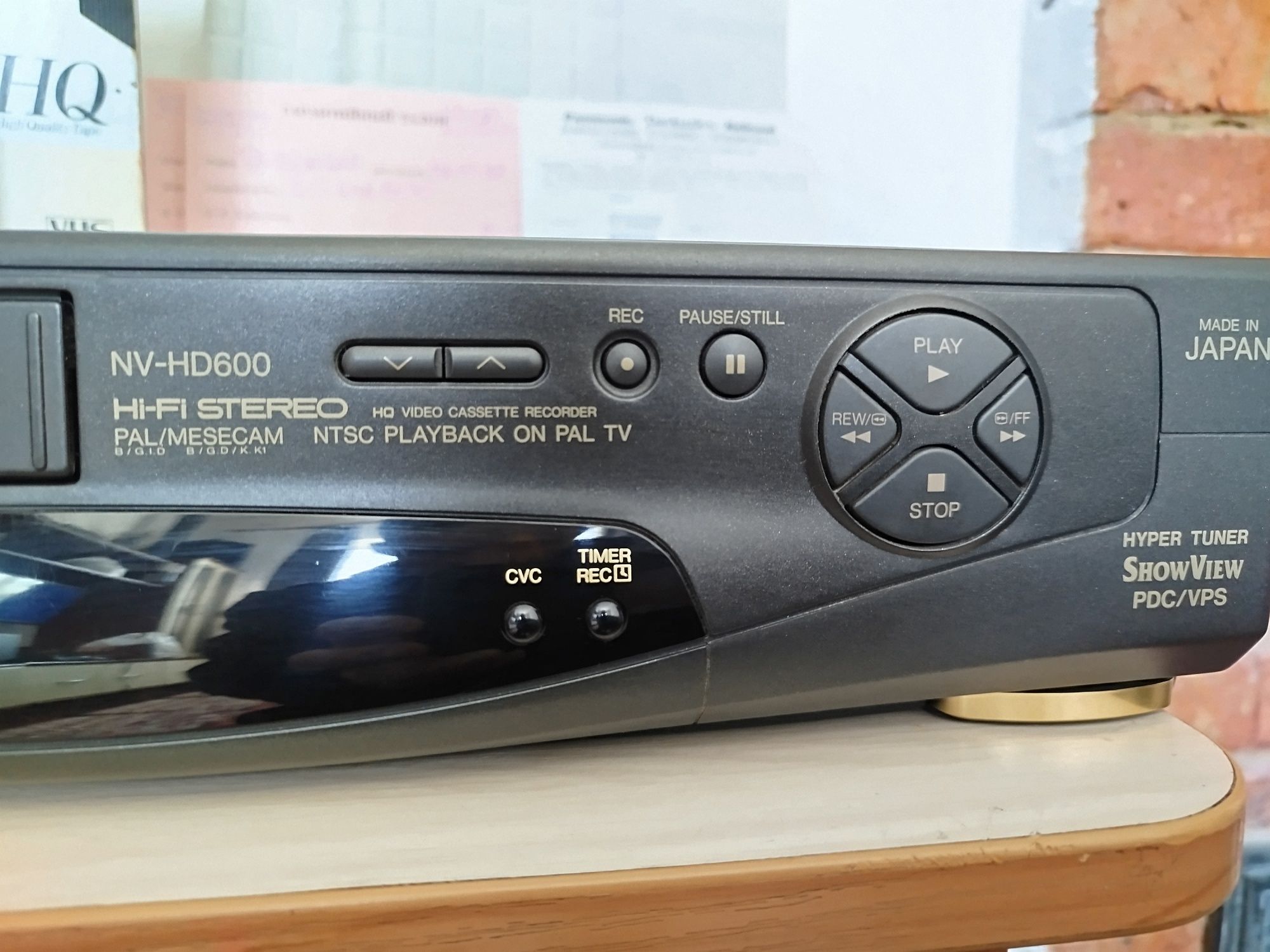 • Продам видеомагнитофон Panasonic nv-hd 600 hi-fi stereo •