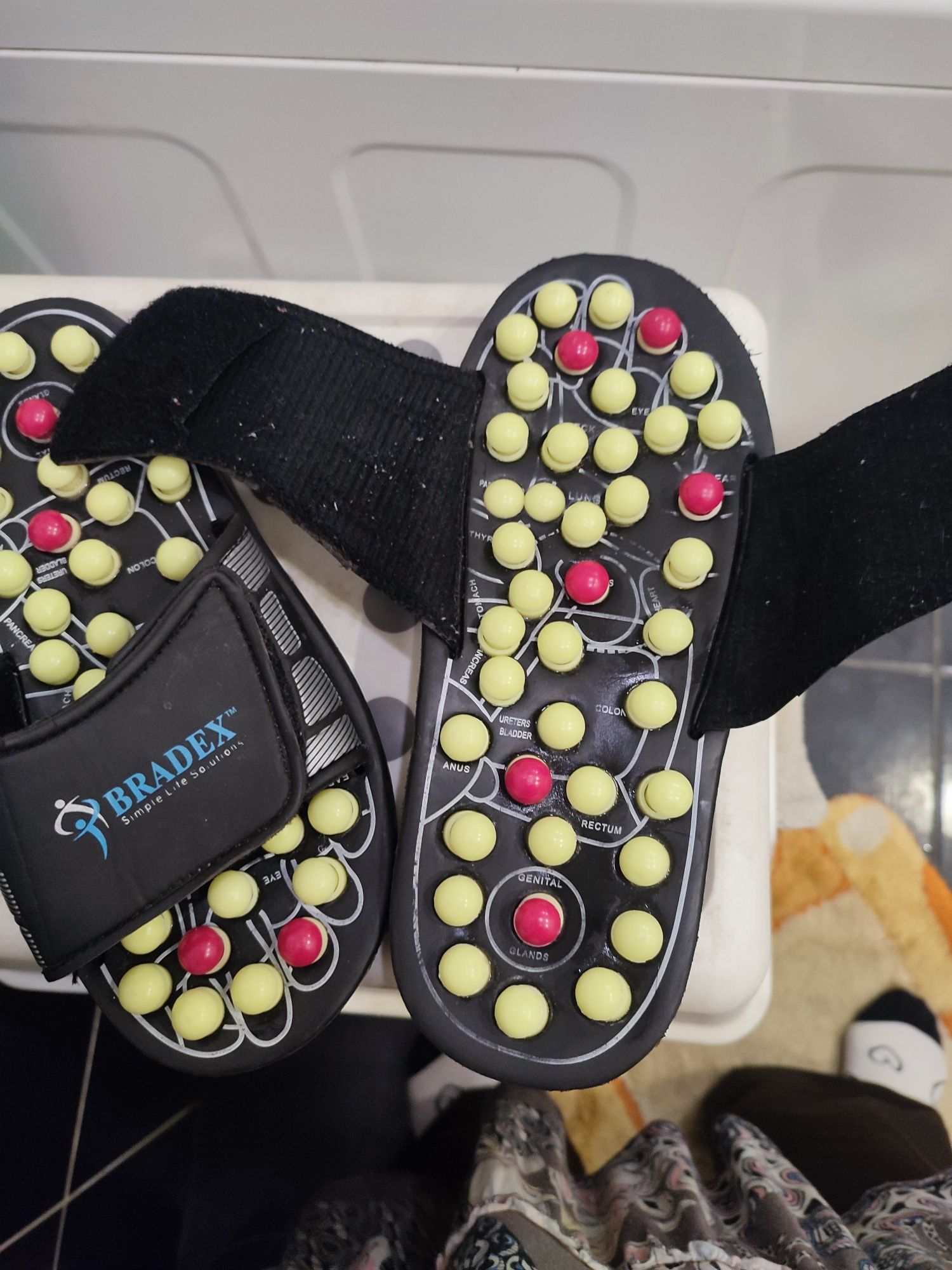 Масажні тапки корисні для усього тіла