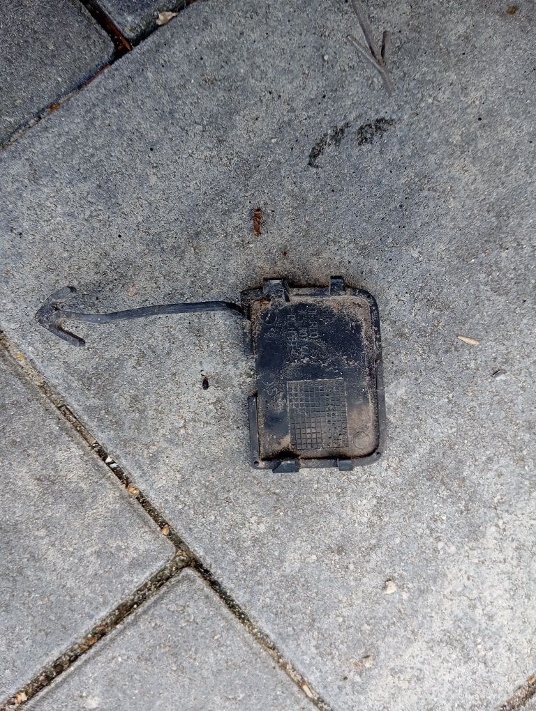 Zaślepka zatyczka haka holowniczego zderzaka tył Volkswagen Passat B6