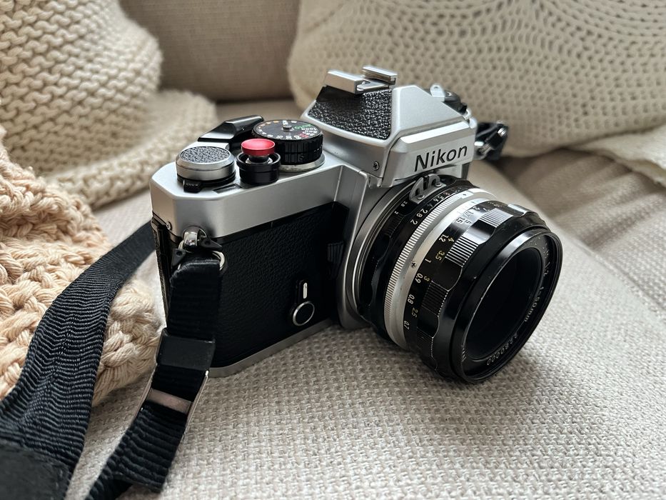 Nikon FE c/ nikkor Hc 50mm f2 estado novo revista