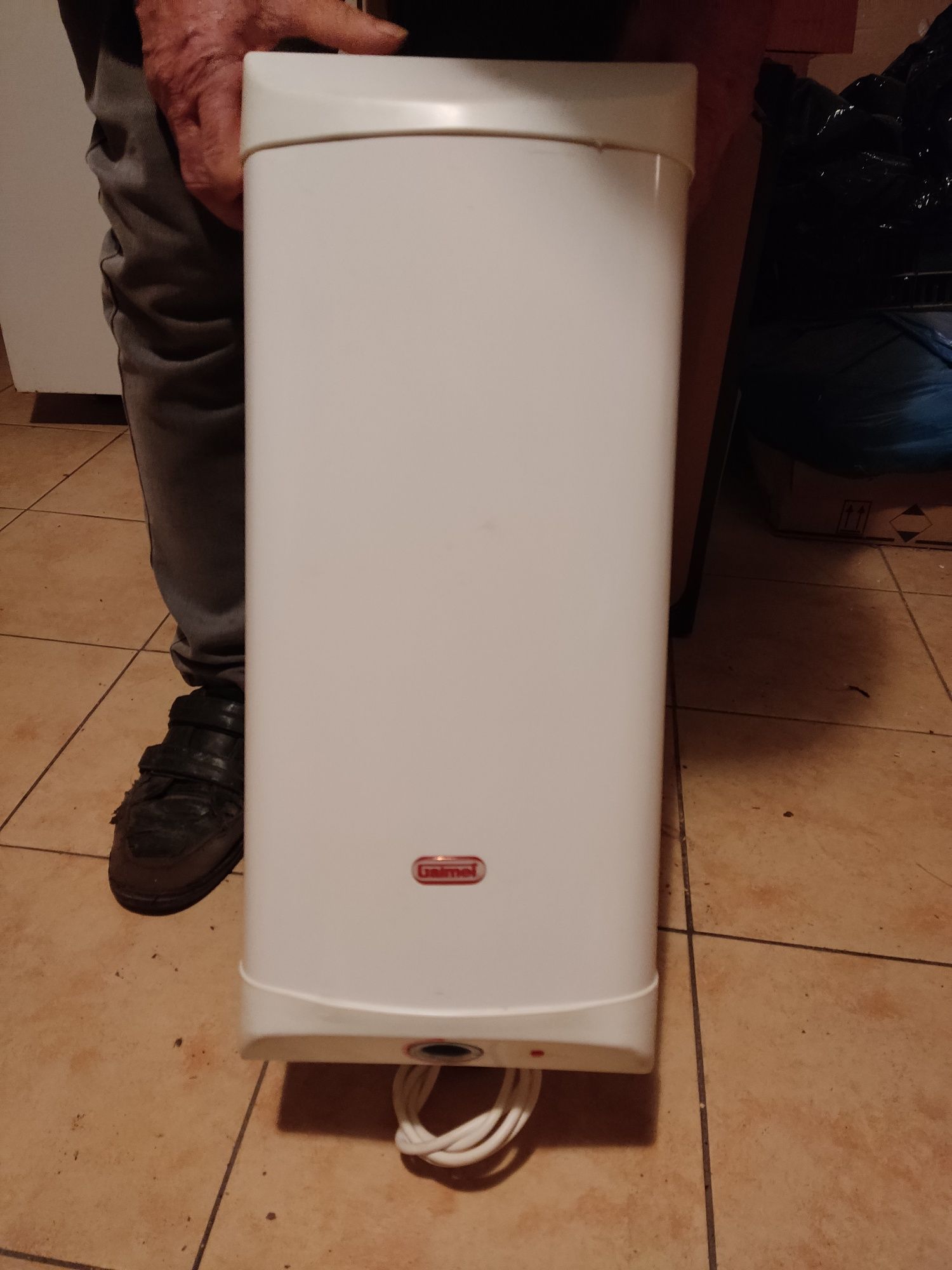 Podgrzewacz elektryczny nadumywalkowy
