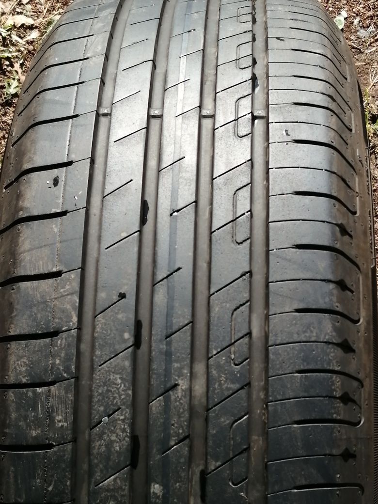 Goodyear Efficient grip performance 215 60 R17 96H SUPER STAN!!!