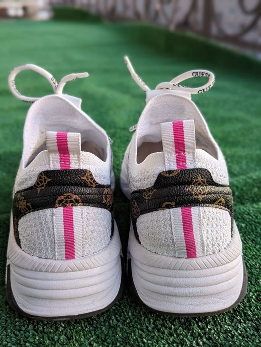 Брендові кросівки  Guess оригінал