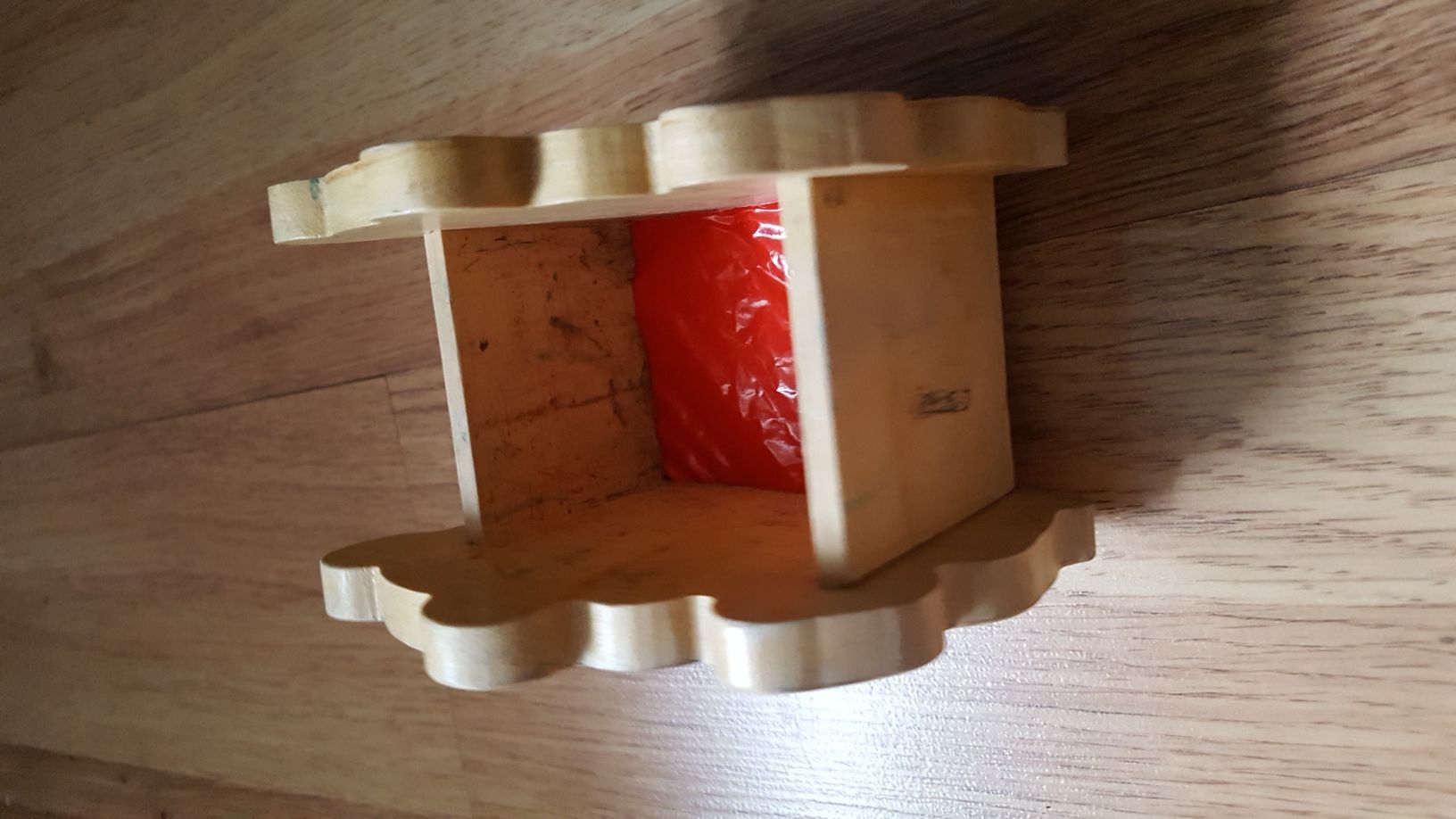 Zabawka drewniana kolyska pojemnik na kredki piłeczki i clay