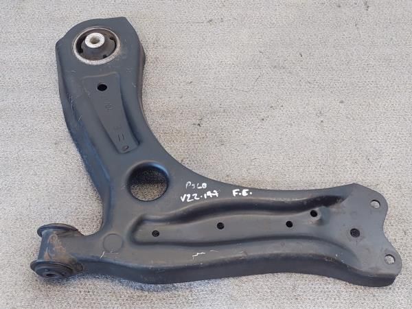 Braço de suspensão frente esquerdo VOLKSWAGEN Polo (6R, 6C)