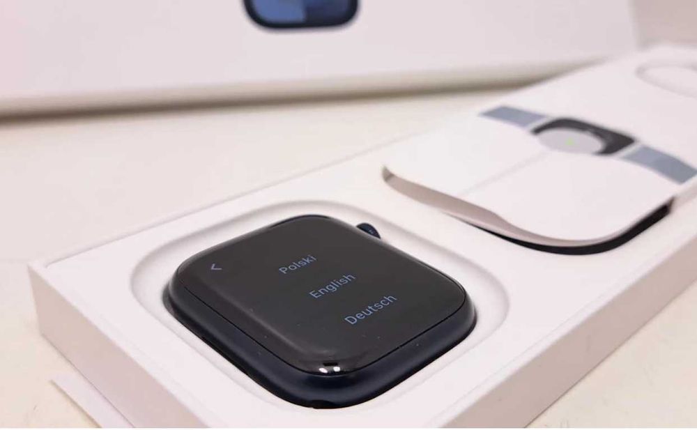 zegarek Apple Watch seria 9 45 mm A2980 uszkodzony