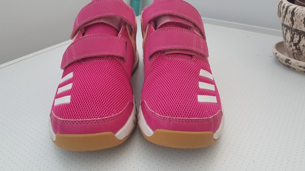 Жіночі кросівки adidas  р.37