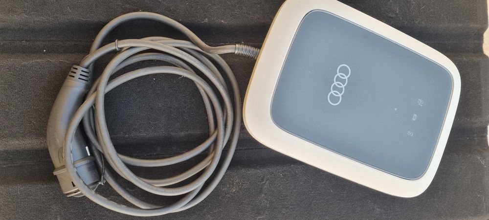 Carregador eléctrico original Audi