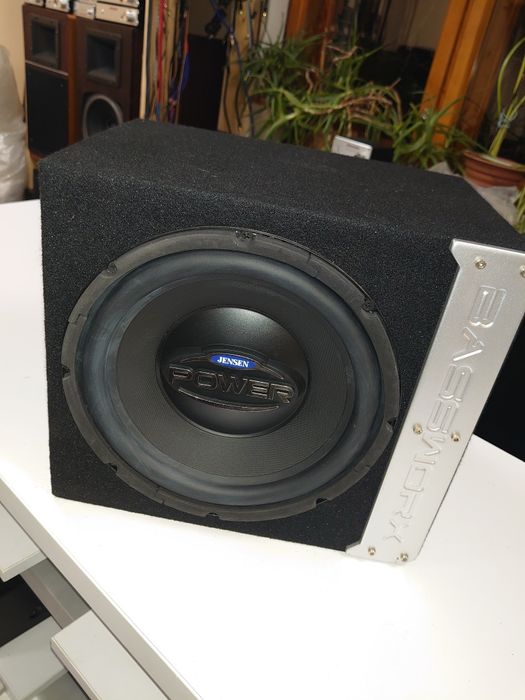Автомобильный сабвуфер 10" Jensen