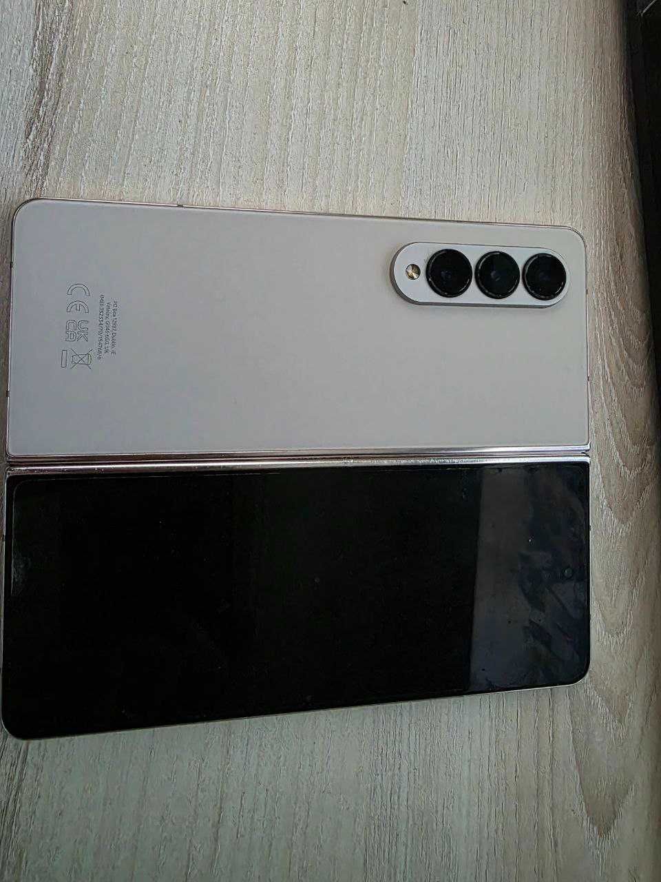 Samsung Galaxy Z Fold 4