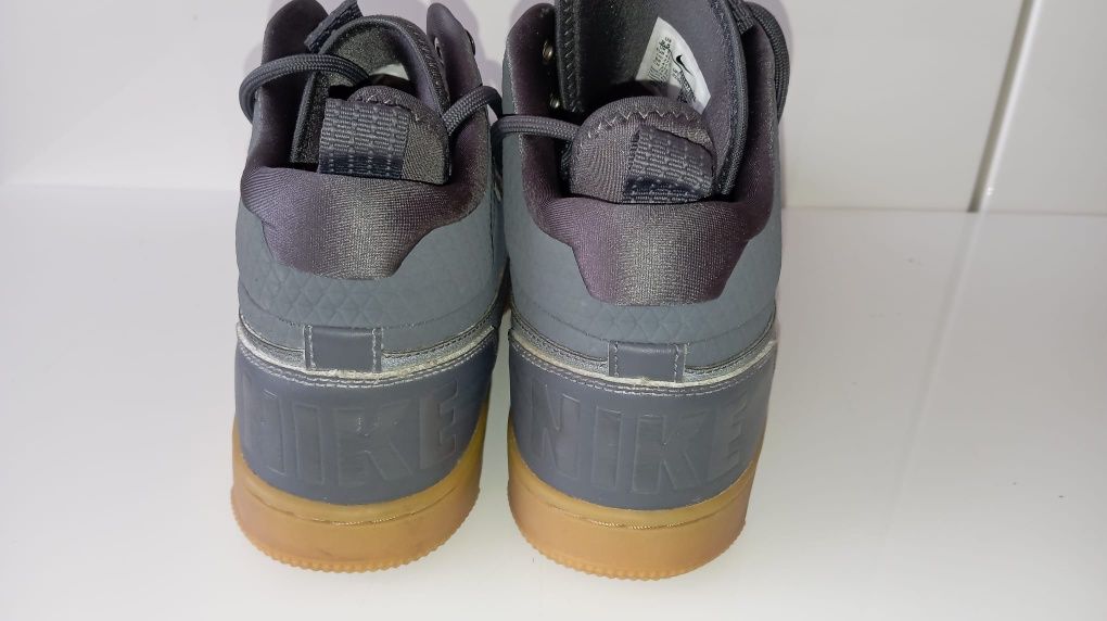 NIKE court borough mid winter 43