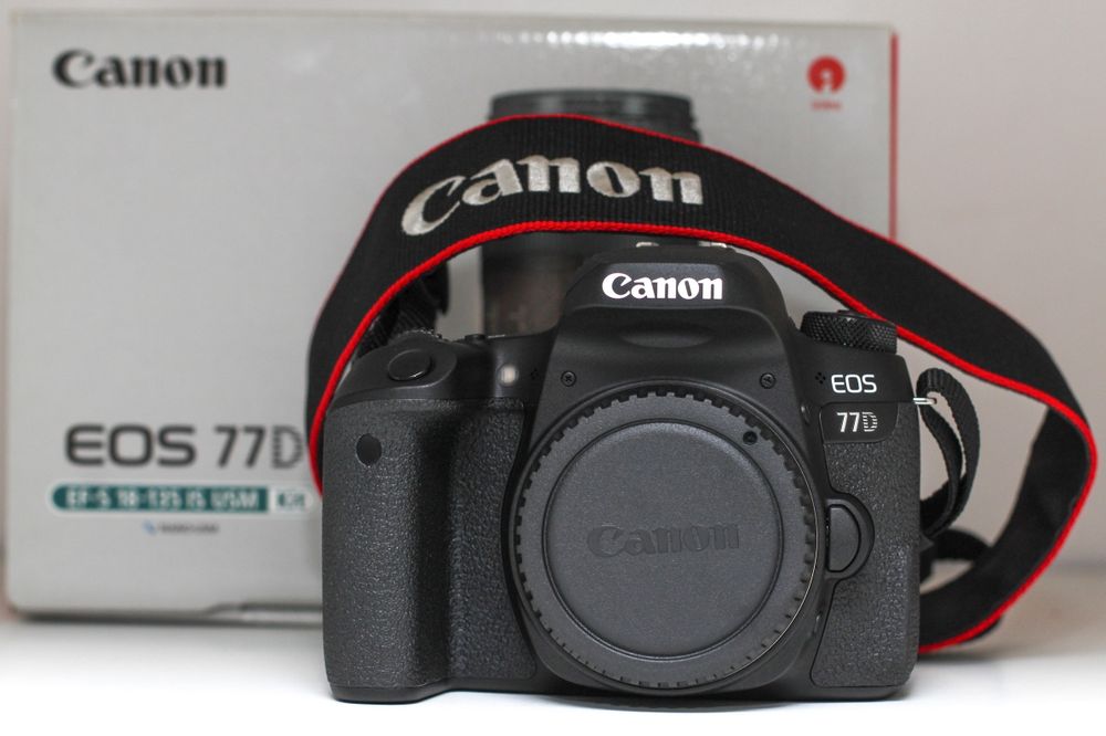 Canon 77D, як новий, можна з об'єктивом 18-135mm