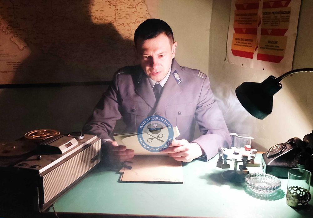 Wypożyczalnia mundurów i grupa rekonstrukcyjna Milicja ZOMO Policja