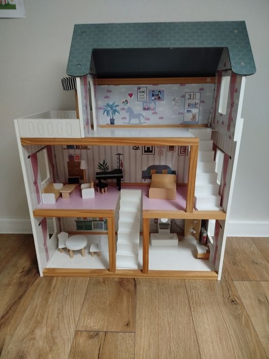 Domek dla lalek drewniany z LED jak nowy