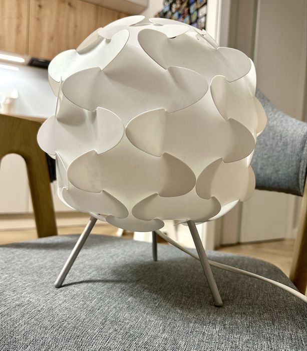 Lampa stołowa Ikea Fillsta lampka nocna
