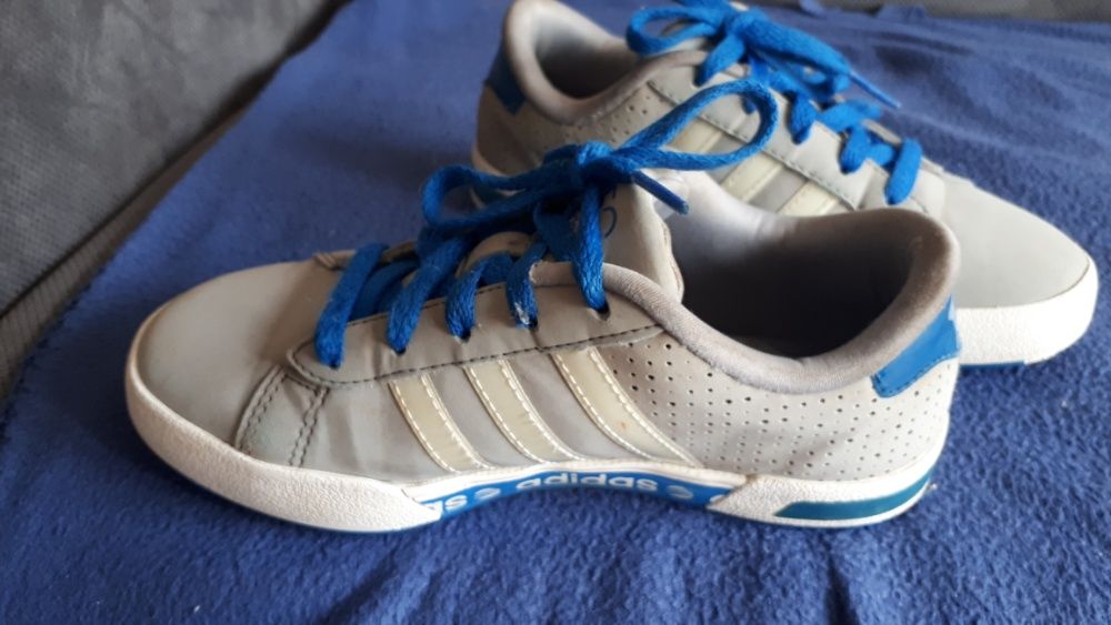 Adidas r.32 UK 13,5