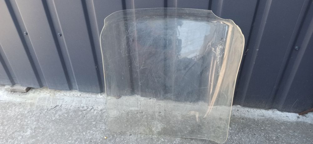 Стекло каляски ИЖ.