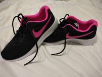 Nike Tanjun 37,5