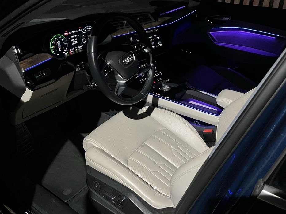 Audi e-tron 55 quattro prestige 2019 року