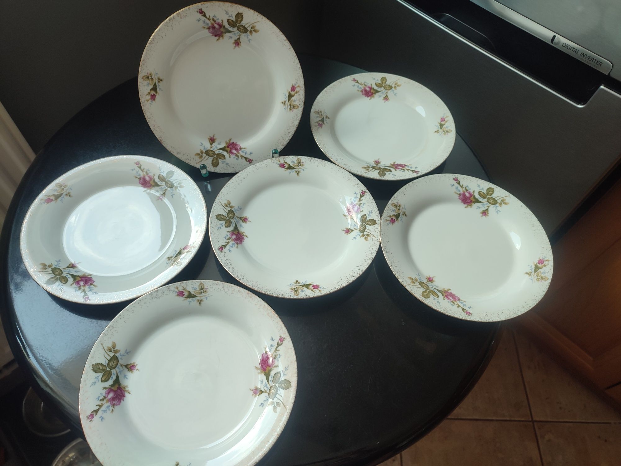 Śliczny zestaw sześciu talerzy deserowych porcelana Viva Italia