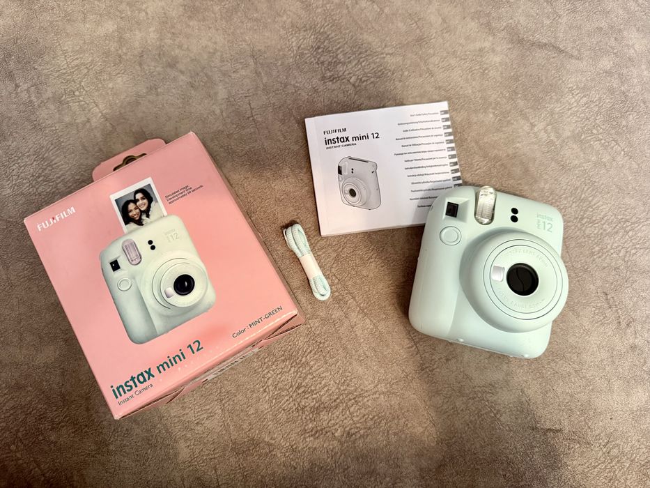Instax mini 12 в ідеальному стані