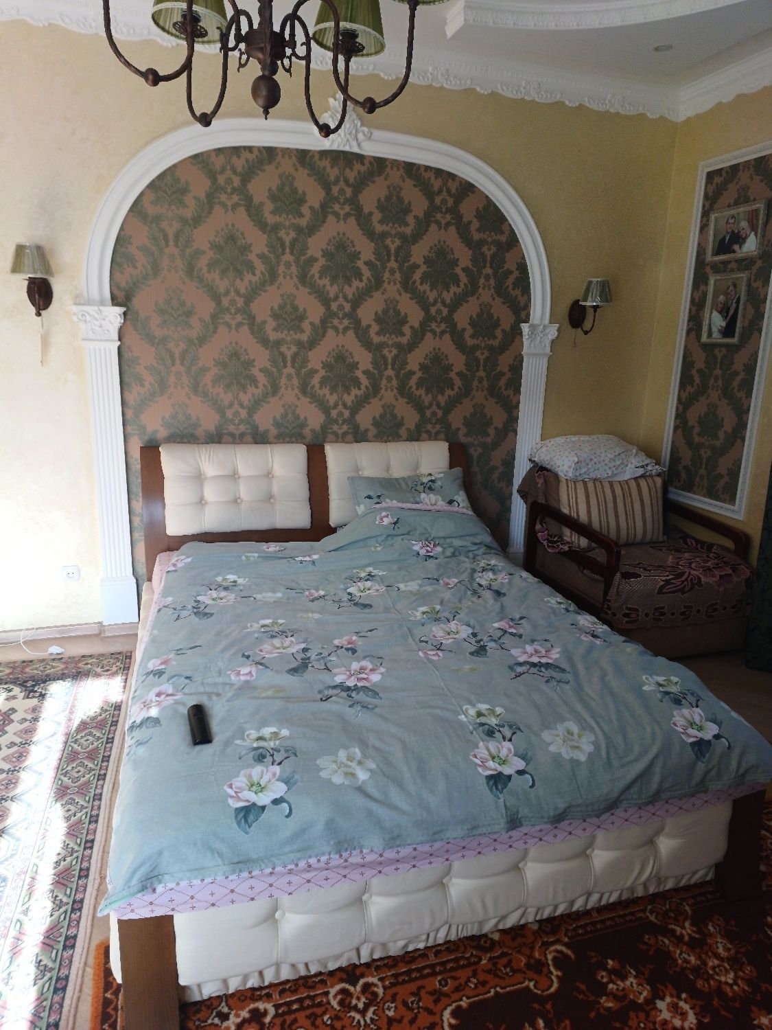 Продам два будинка на одному подвір'ї