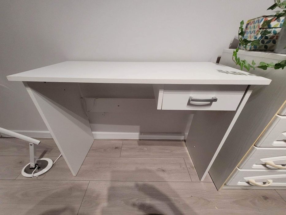 Białe biurko 110x40cm