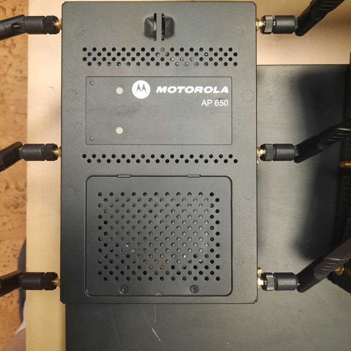 Motorola RFS-6010 бездротовий контролер  + Motorola AP 650 (5шт)