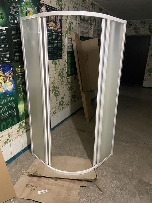 Душова кабінка Равак