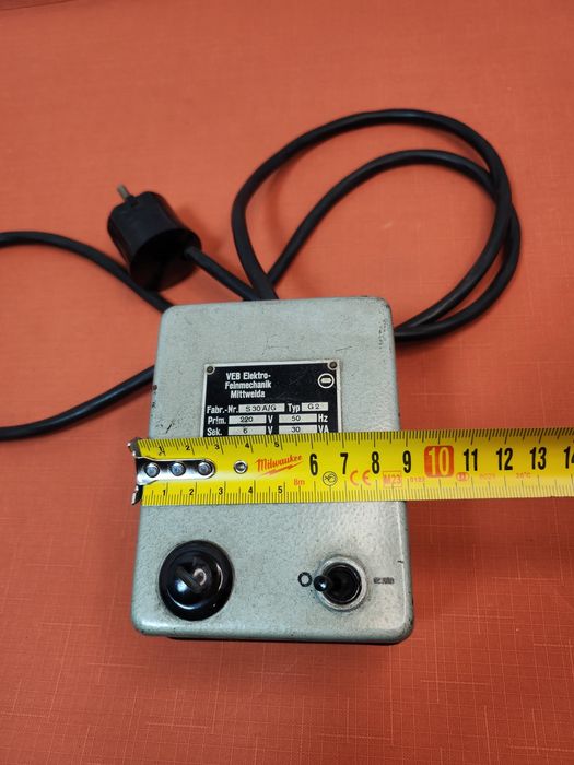 Przyrząd mierniczy do mikroskopu Carla Zeissa Jena.