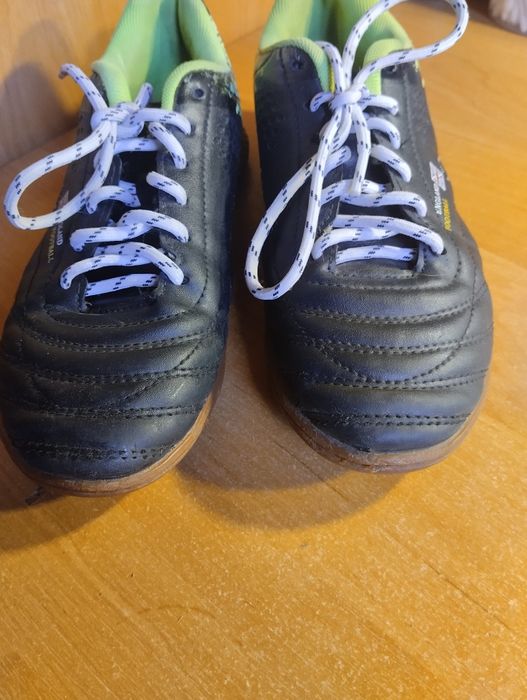 Футзалки,бутси,кросівки