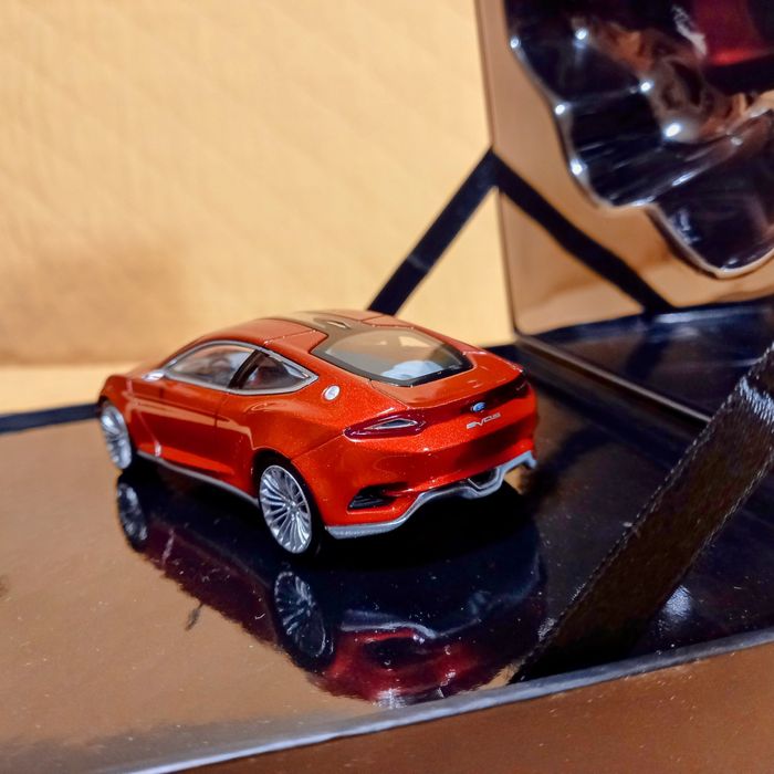 Ford EVOS concept, unikalna koncepcja Forda. Model kolekcjonerski.
