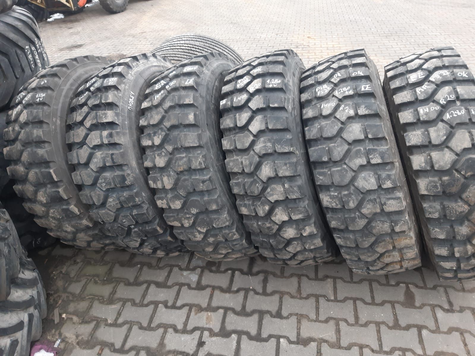 Opony 14.00R20 Pirelli