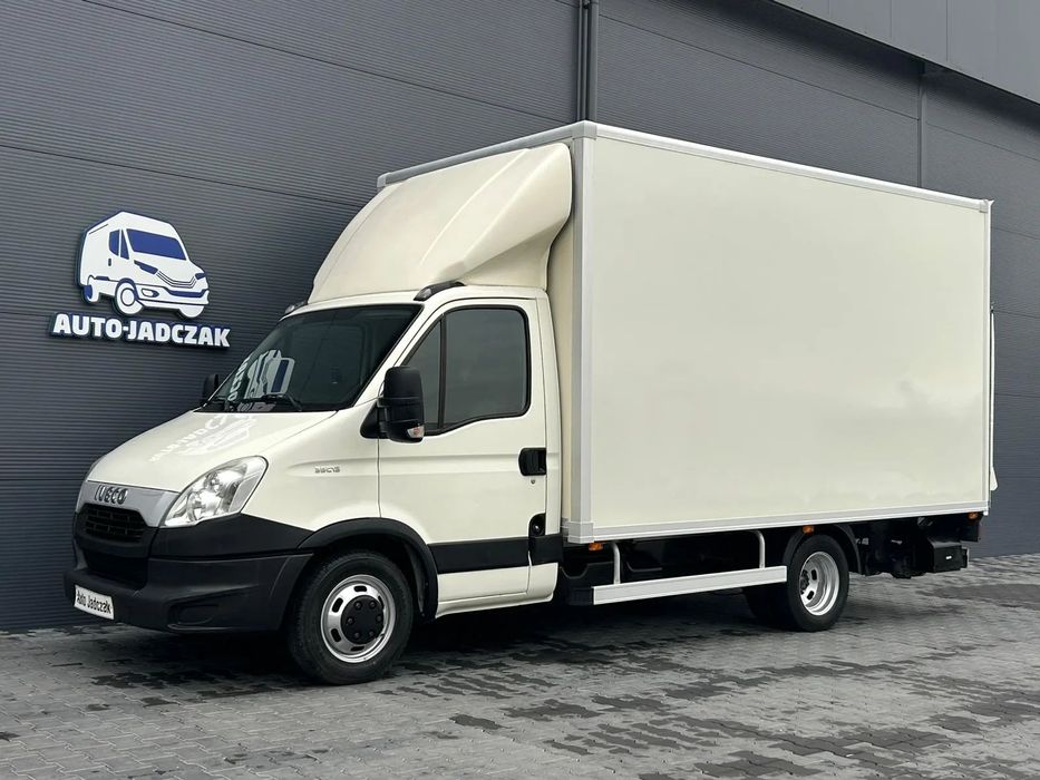 Iveco Daily 35C13 Kontener 8 palet + winda 750kg **KLIMA**Niski przebieg**Serwis**Sprowadzony**2013R**  **DMC 3,5t**Prawo jazdy kat. B**