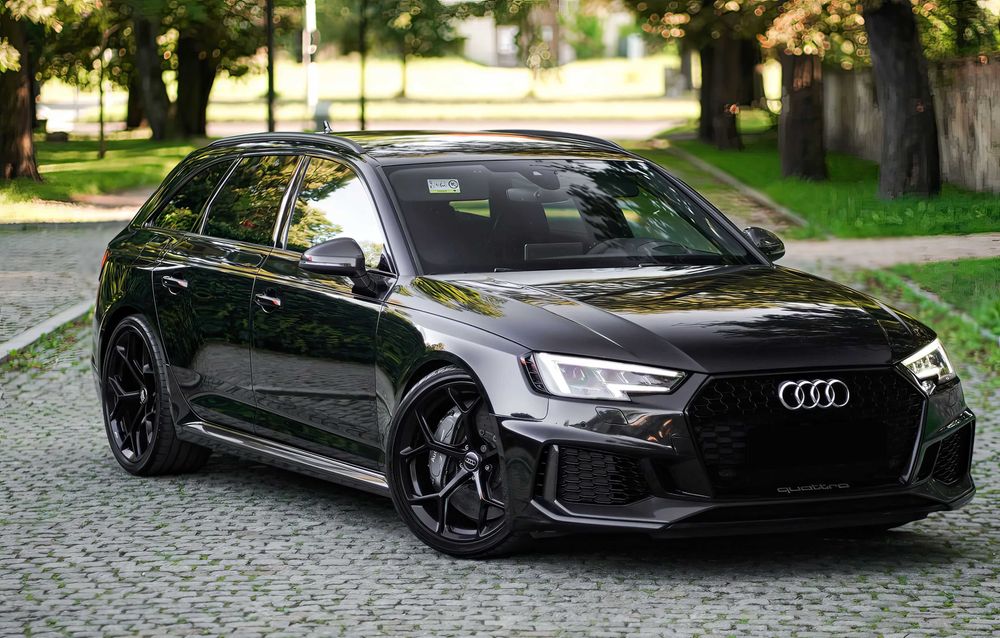 Audi RS4      2018