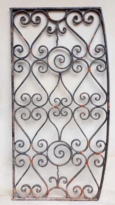 Grade de Porta Vintage em Ferro Forjado