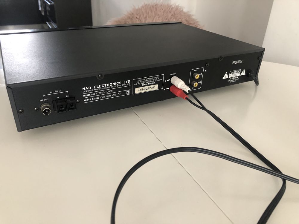 Tuner NAD 402   NAD 402
