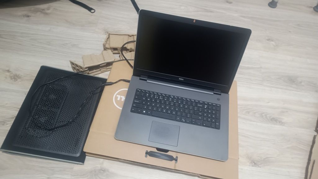 Dell 5759 17,3" 16gb ram, 256mb ssd, dvd-rw, bateria 10%