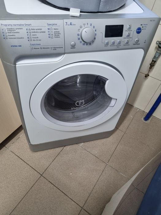 Sprzedam pralkę Indesit