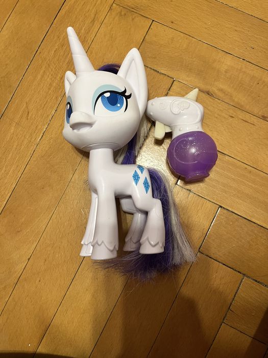 Hasbro My Little Pony duży kucyk Rarity z magicznymi włosami