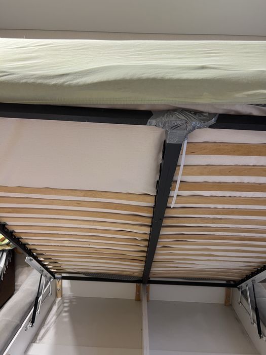 Ліжко королівське велюрове