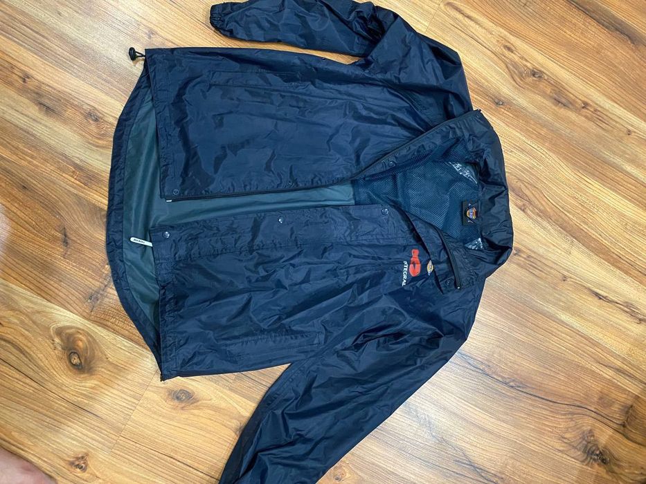 Продам куртку дождевик от Dickies