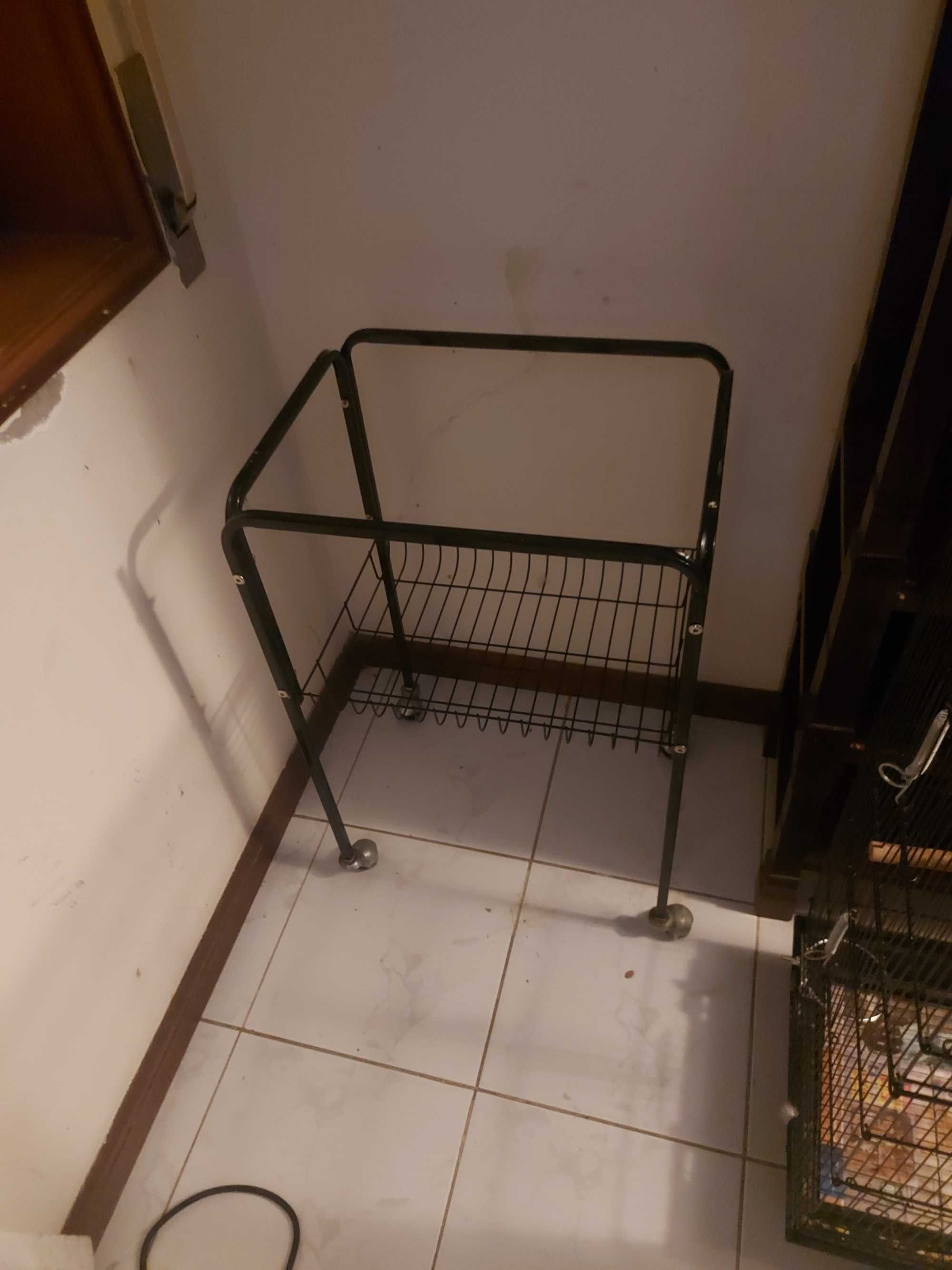 Tenho gaiola de papagaio  para vender completamente nova