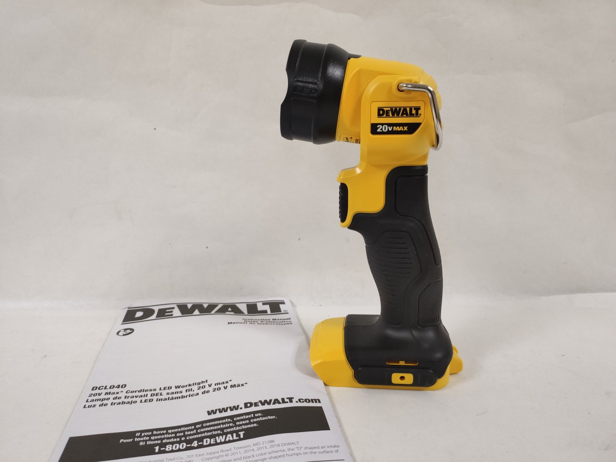 Оригінальний акумуляторний LED ліхтар DeWALT DCL040 20Vmax тушка