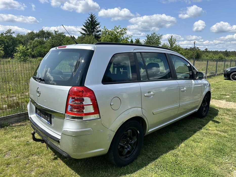 Opel Zafira II 1.6 benzyna 58000 km!!! 7 osób