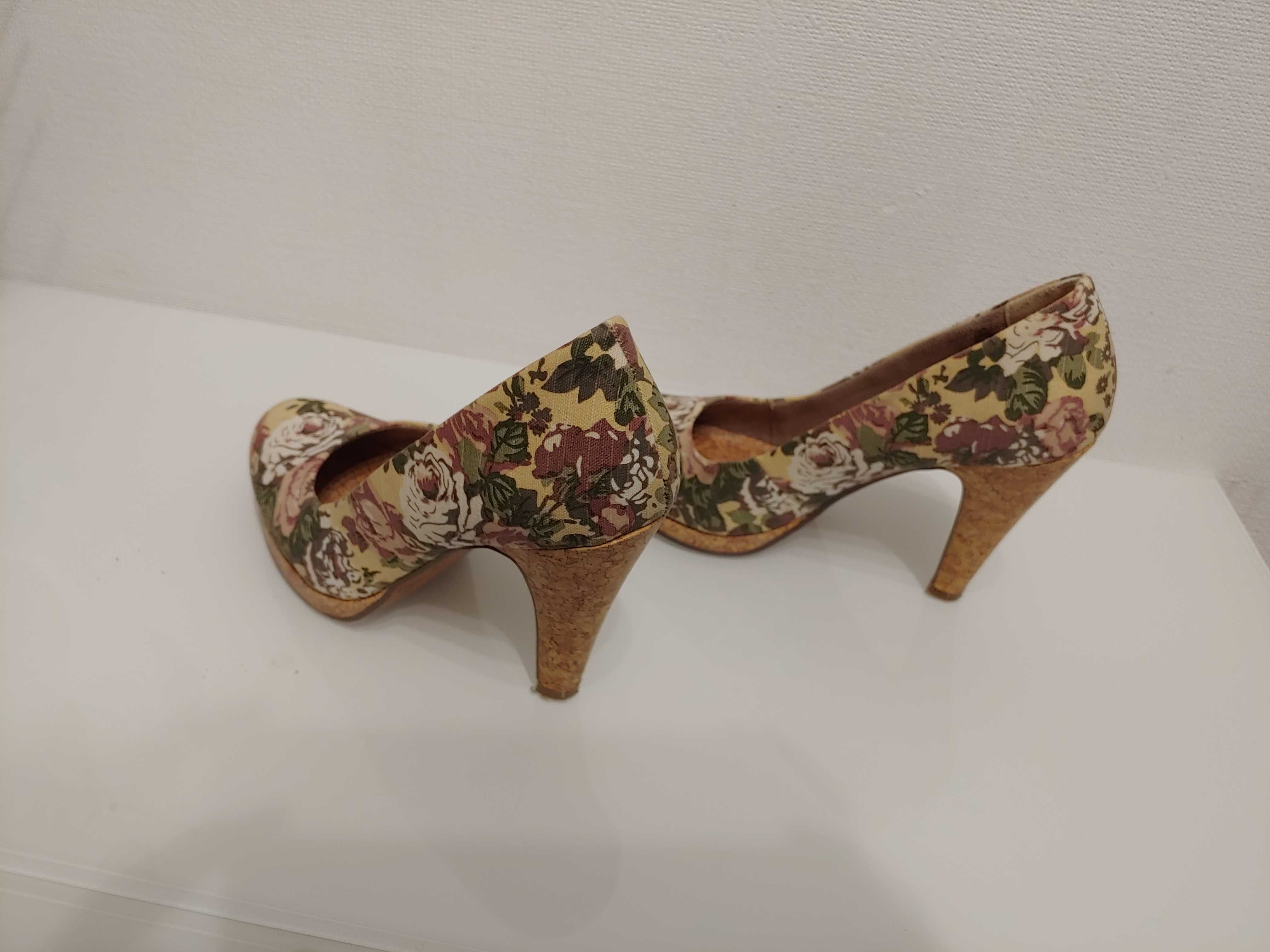 Buty Marco Tozzi. Rozm. 38. Jak nowe. Bardzo oryginalne.